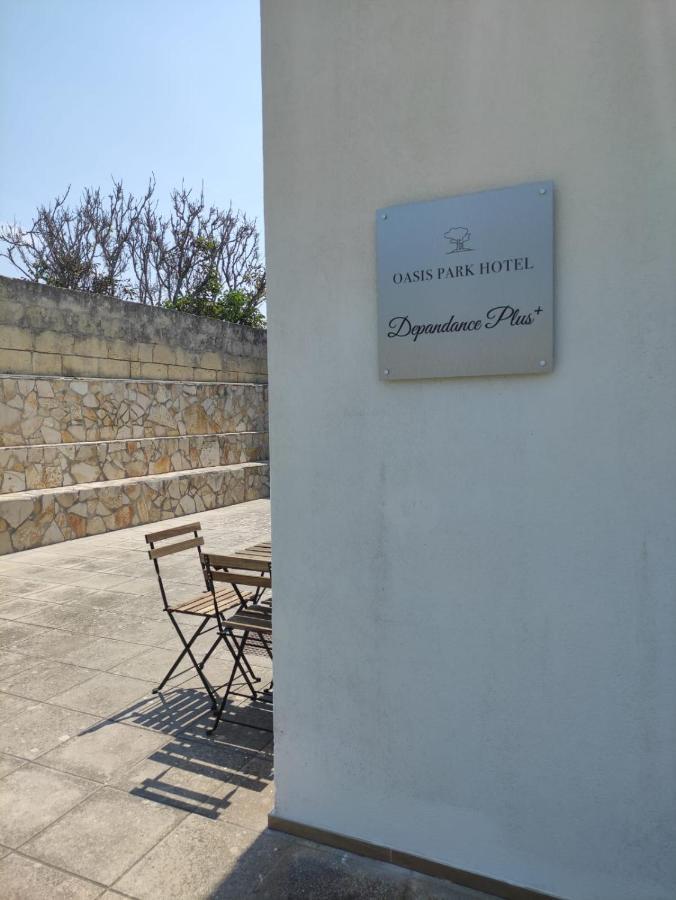 Oasis Park Hotel Torre dell'Orso Luaran gambar
