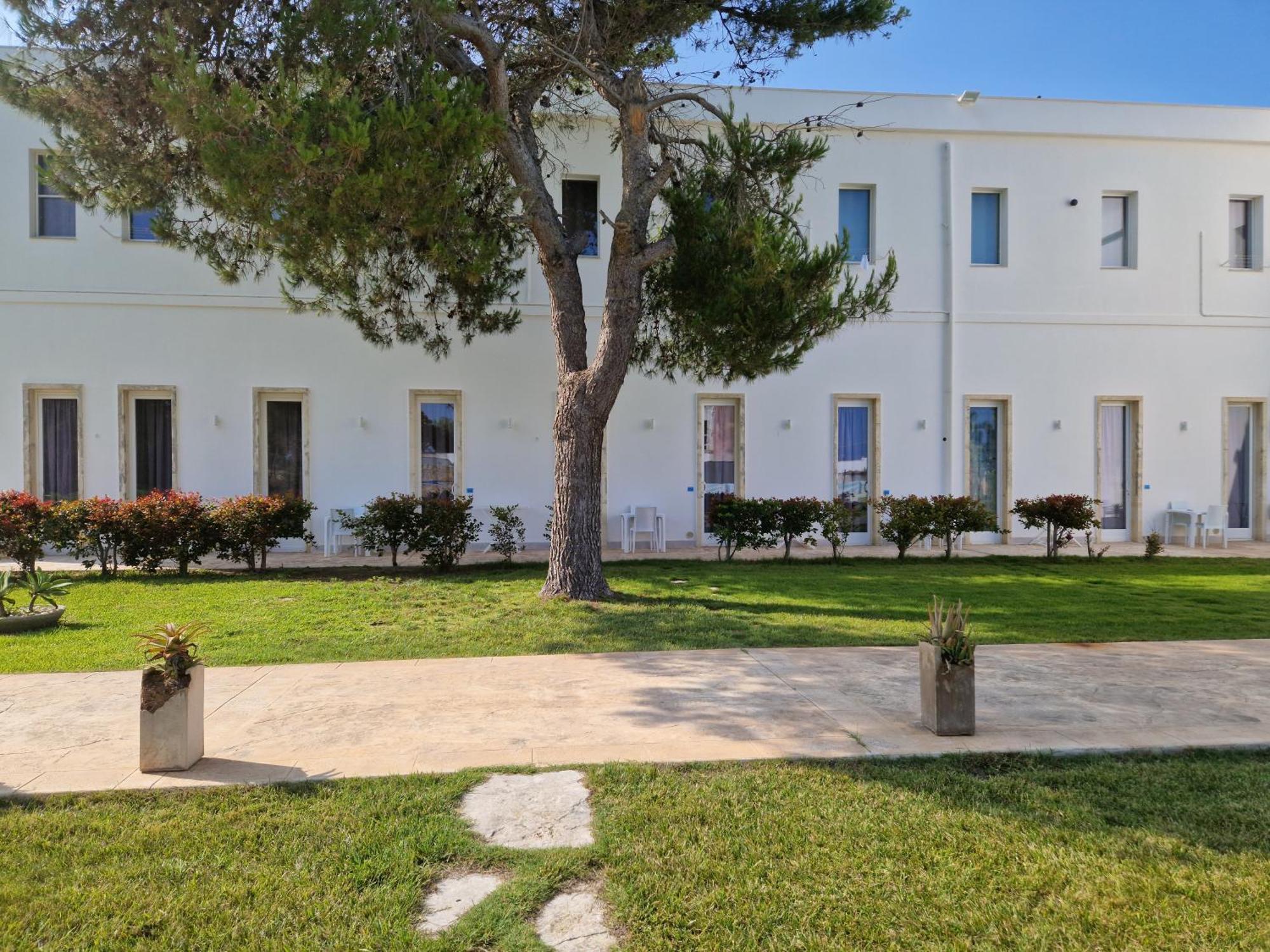 Oasis Park Hotel Torre dell'Orso Luaran gambar