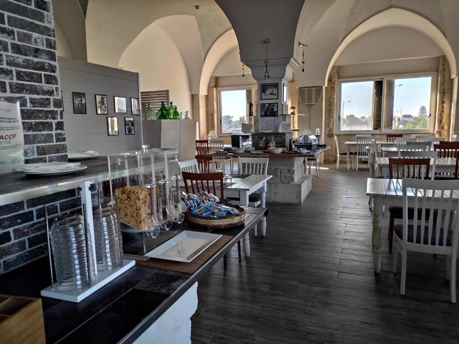 Oasis Park Hotel Torre dell'Orso Luaran gambar