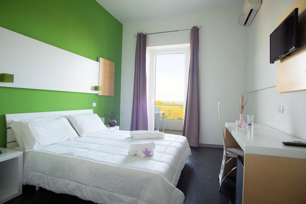 Oasis Park Hotel Torre dell'Orso Bilik gambar
