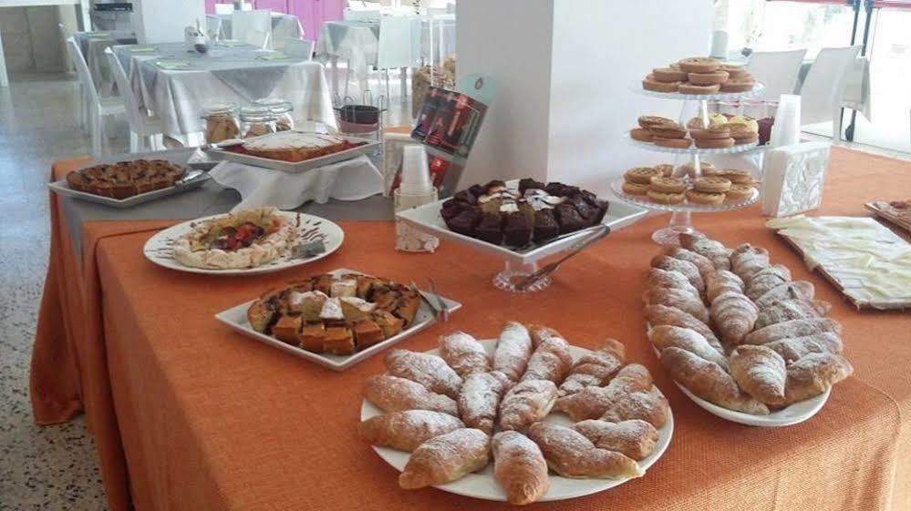 Oasis Park Hotel Torre dell'Orso Luaran gambar