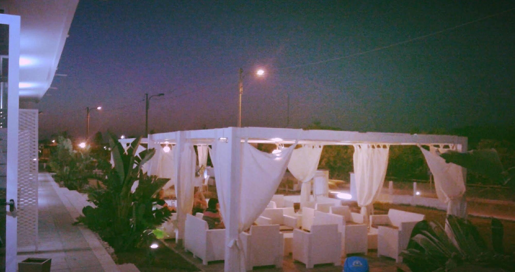 Oasis Park Hotel Torre dell'Orso Luaran gambar